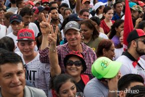 Rosario y Daniel celebran junto al pueblo 38 años de Revolución
