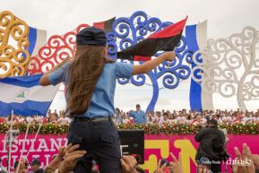 Rosario y Daniel celebran junto al pueblo 38 años de Revolución