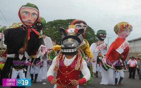 Miles de managuas participan del desfile hípico en honor a Santo Domingo
