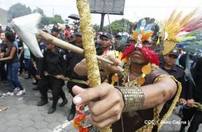 Miles de fieles acompañan a Santo Domingo en su regreso a Las Sierritas