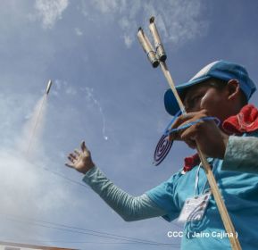 Miles de fieles acompañan a Santo Domingo en su regreso a Las Sierritas