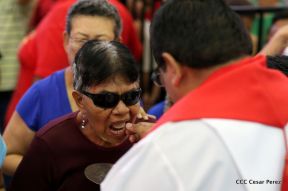 Miles de fieles acompañan a Santo Domingo en su regreso a Las Sierritas