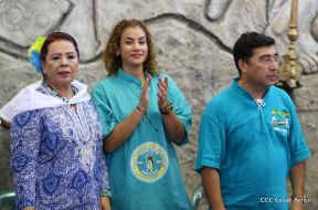 Miles de fieles acompañan a Santo Domingo en su regreso a Las Sierritas