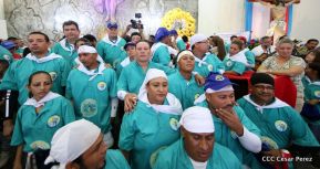 Miles de fieles acompañan a Santo Domingo en su regreso a Las Sierritas