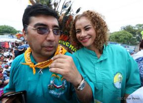 Miles de fieles acompañan a Santo Domingo en su regreso a Las Sierritas