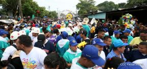 Miles de fieles acompañan a Santo Domingo en su regreso a Las Sierritas