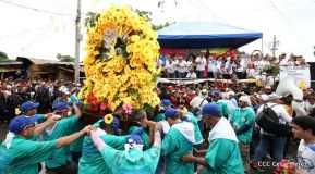 Miles de fieles acompañan a Santo Domingo en su regreso a Las Sierritas