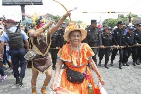 Miles de fieles acompañan a Santo Domingo en su regreso a Las Sierritas