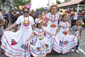 Miles de fieles acompañan a Santo Domingo en su regreso a Las Sierritas