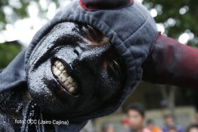 Miles de fieles acompañan a Santo Domingo en su regreso a Las Sierritas