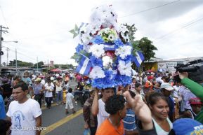 Miles de fieles acompañan a Santo Domingo en su regreso a Las Sierritas