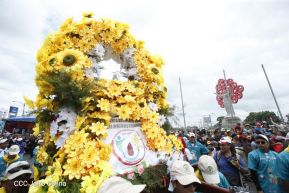 Miles de fieles acompañan a Santo Domingo en su regreso a Las Sierritas