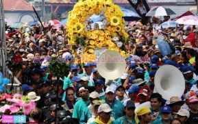 Miles de fieles acompañan a Santo Domingo en su regreso a Las Sierritas
