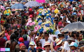 Miles de fieles acompañan a Santo Domingo en su regreso a Las Sierritas