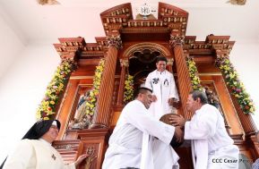 Santo Domingo ya se encuentra en su trono de Las Sierritas