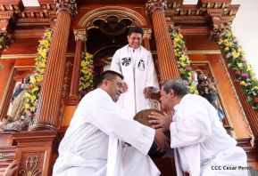 Santo Domingo ya se encuentra en su trono de Las Sierritas