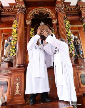 Santo Domingo ya se encuentra en su trono de Las Sierritas