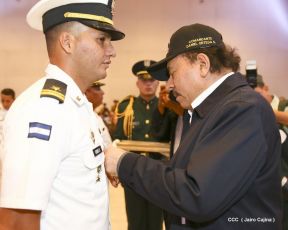 Acto del 37 aniversario de la Fuerza Naval