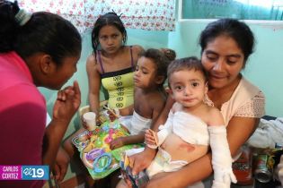 Promotoría Solidaria lleva alegría a niñ@s quemad@s