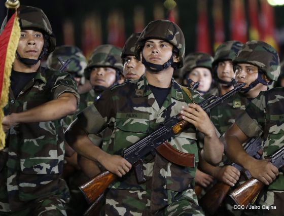 Desfile del Ejército de Nicaragua en saludo a su 38 aniversario