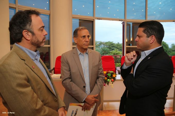 Presidente Daniel se reúne con directivos de AMCHAM