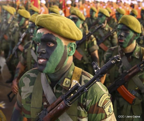Desfile del Ejército de Nicaragua en saludo a su 38 aniversario