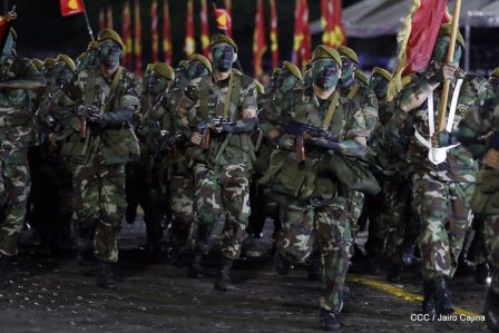 Desfile del Ejército de Nicaragua en saludo a su 38 aniversario
