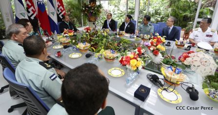 Daniel y Rosario otorgan orden "Ejército de Nicaragua” a Ministro de Defensa de Taiwán