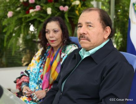 Daniel y Rosario otorgan orden "Ejército de Nicaragua” a Ministro de Defensa de Taiwán