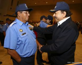 Acto del 38 Aniversario de fundación de la Policía Nacional