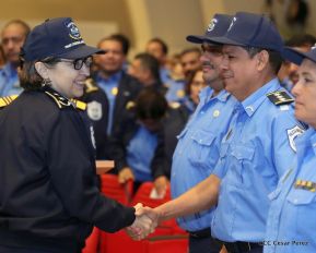 Acto del 38 Aniversario de fundación de la Policía Nacional