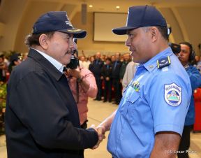 Acto del 38 Aniversario de fundación de la Policía Nacional