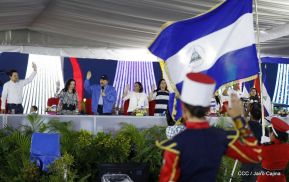 Desfile en saludo a las Fiestas Patrias