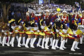 Desfile en saludo a las Fiestas Patrias