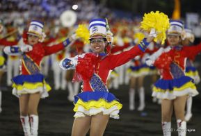 Desfile en saludo a las Fiestas Patrias