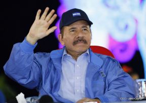 Desfile en saludo a las Fiestas Patrias