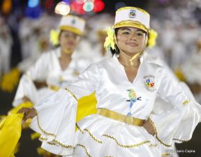 Desfile en saludo a las Fiestas Patrias