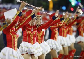 Desfile en saludo a las Fiestas Patrias