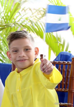 Desfile en saludo a las Fiestas Patrias