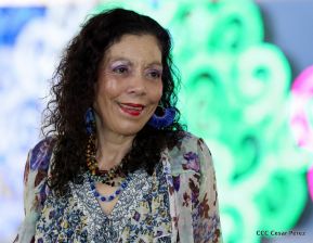 Desfile en saludo a las Fiestas Patrias