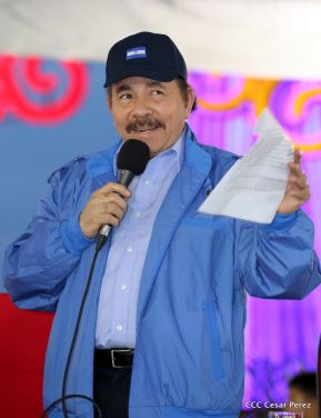 Desfile en saludo a las Fiestas Patrias