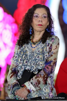 Desfile en saludo a las Fiestas Patrias