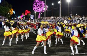 Desfile en saludo a las Fiestas Patrias