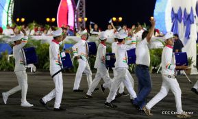 Desfile en saludo a las Fiestas Patrias