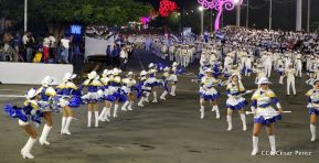 Desfile en saludo a las Fiestas Patrias
