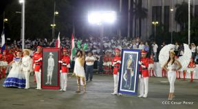 Desfile en saludo a las Fiestas Patrias