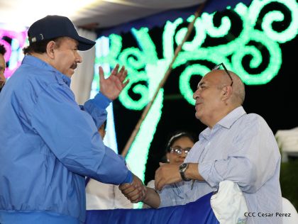 Desfile en saludo a las Fiestas Patrias