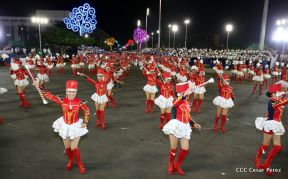 Desfile en saludo a las Fiestas Patrias