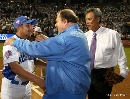 Histórica inauguración de moderno Estadio Nacional de Béisbol "Dennis Martínez"