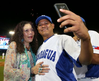 Histórica inauguración de moderno Estadio Nacional de Béisbol "Dennis Martínez"